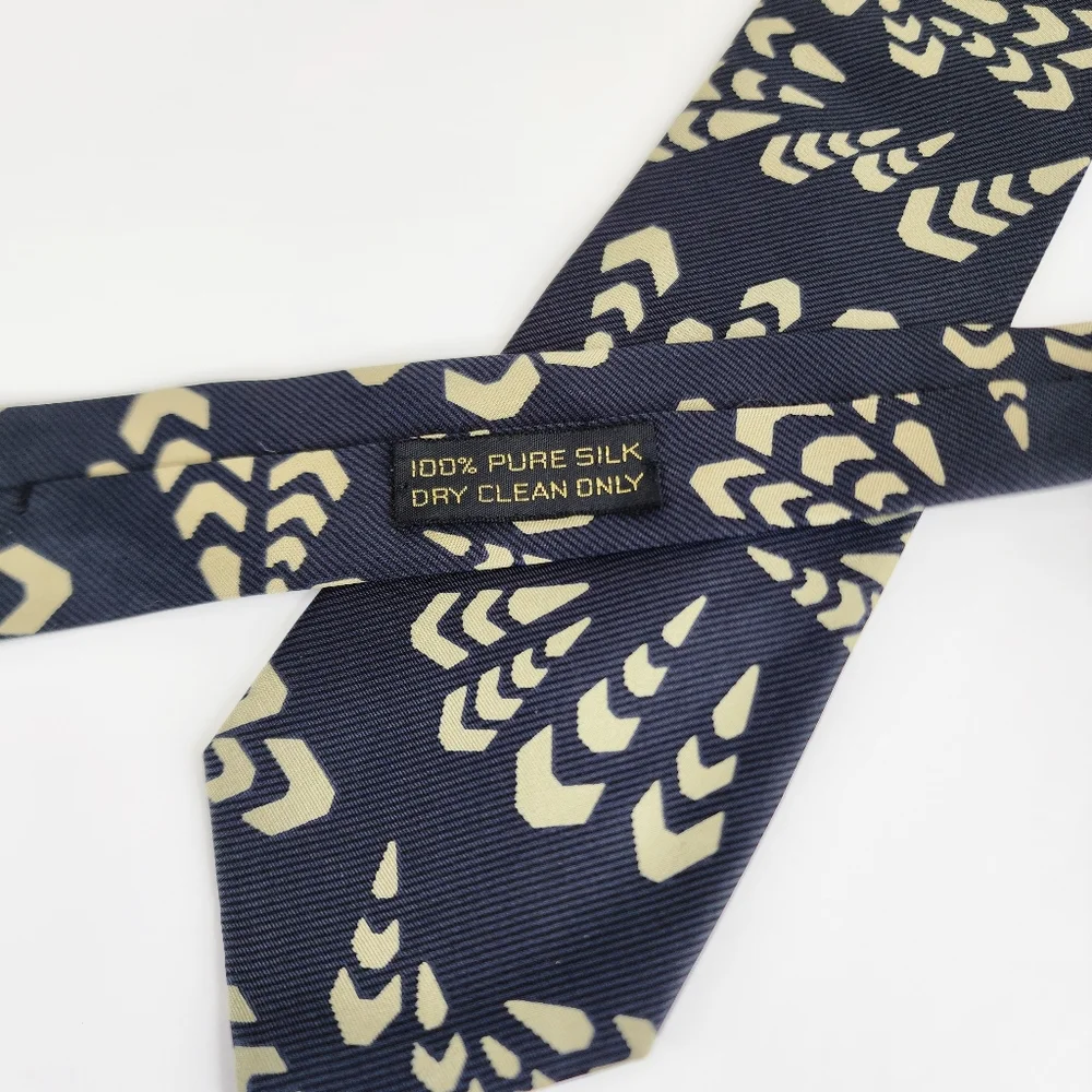 GIORGIO ARMANI Blue Silk Tie.